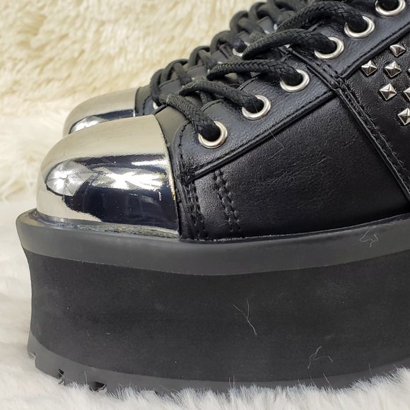 Demonia Gravedigger Unisex Oxdford Shoe main image 10